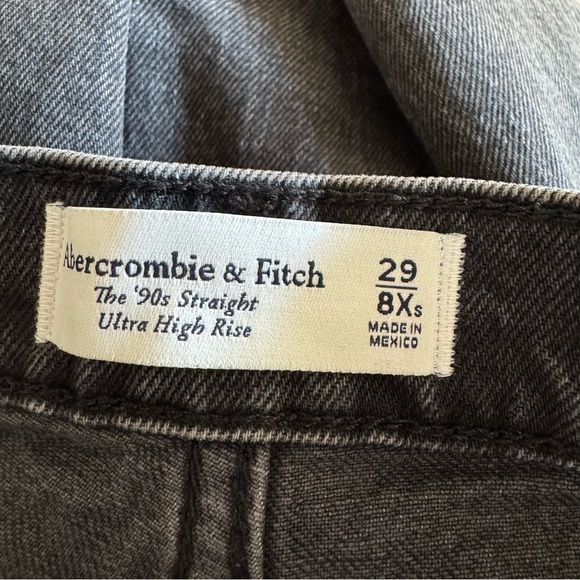 Abercrombie & Fitch Ultra High Rise 90s Straight Jean - Size: BLACK 29 X-SHORT - Picture 6 of 7